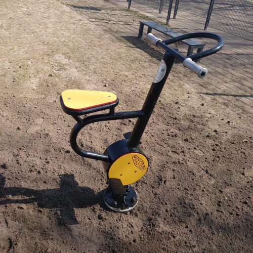 Outdoor fitness toestel Leg-press 21 De FZL buiten fitnesstoestellen in het topsegment zijn perfect voor wie het maximale uit zijn buitenworkouts wil halen.